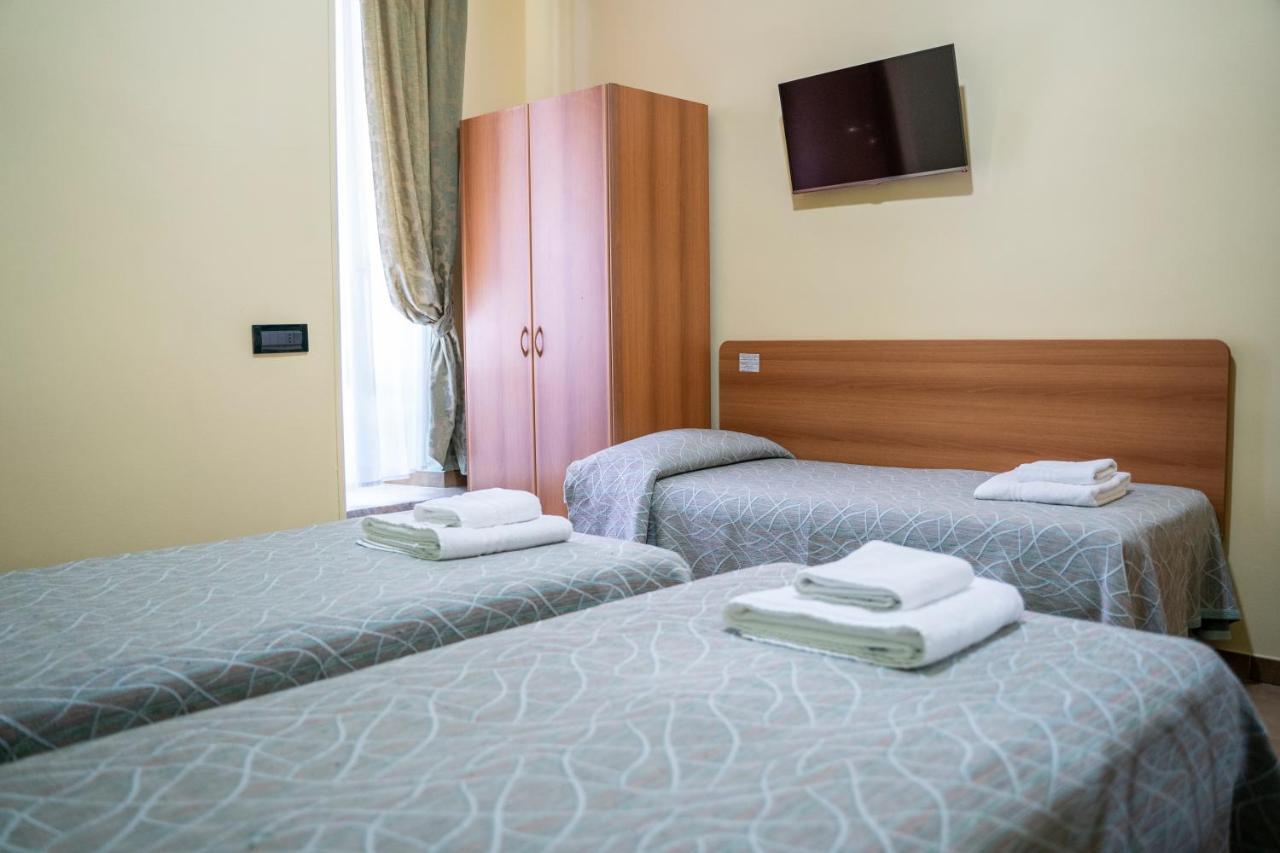 Hotel Ferrarese Rome Exterior photo