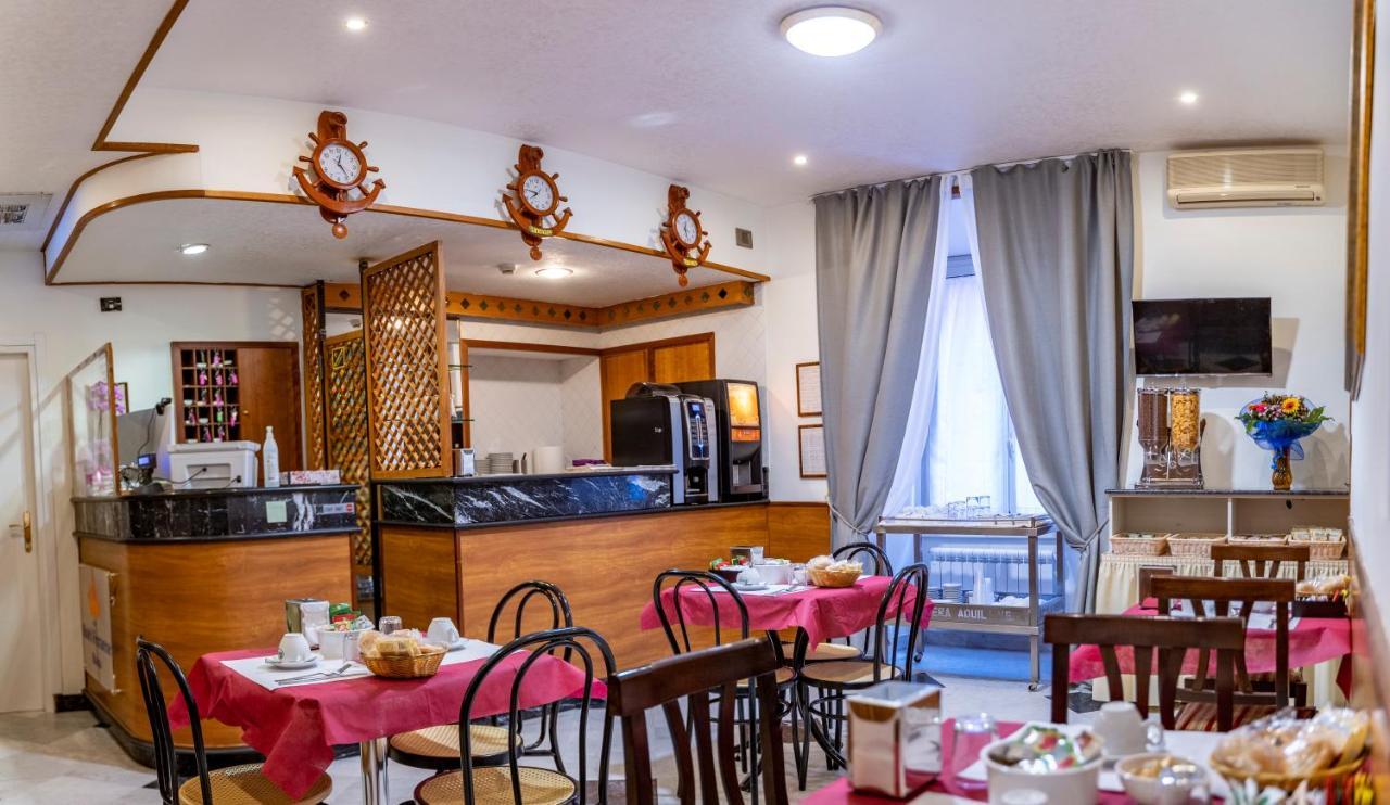 Hotel Ferrarese Rome Exterior photo