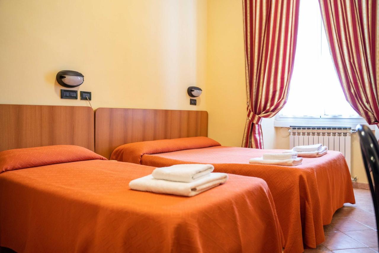 Hotel Ferrarese Rome Exterior photo