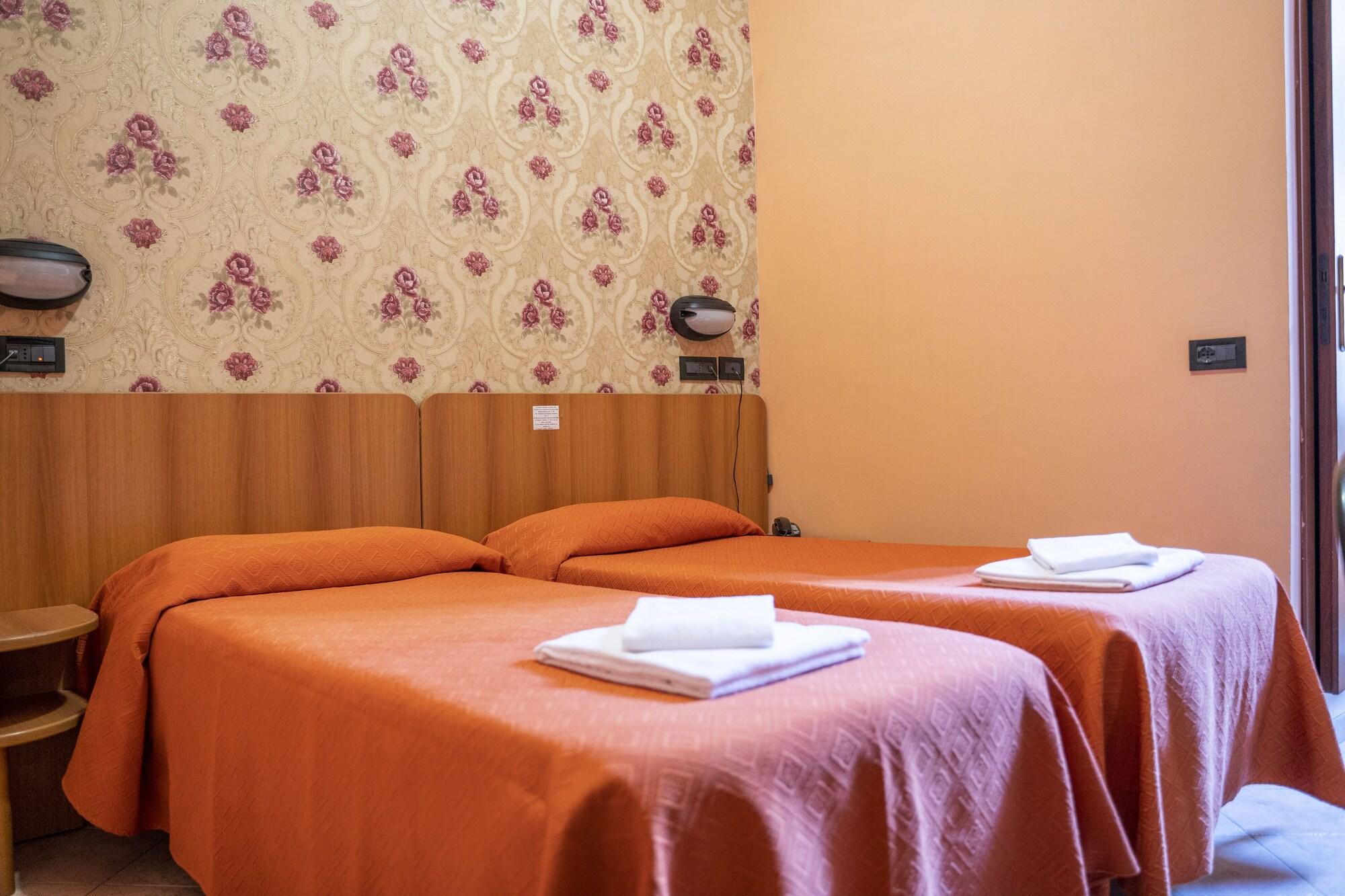 Hotel Ferrarese Rome Exterior photo