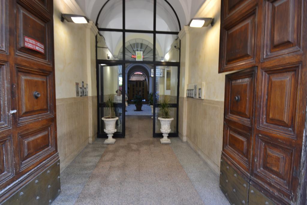 Hotel Ferrarese Rome Exterior photo